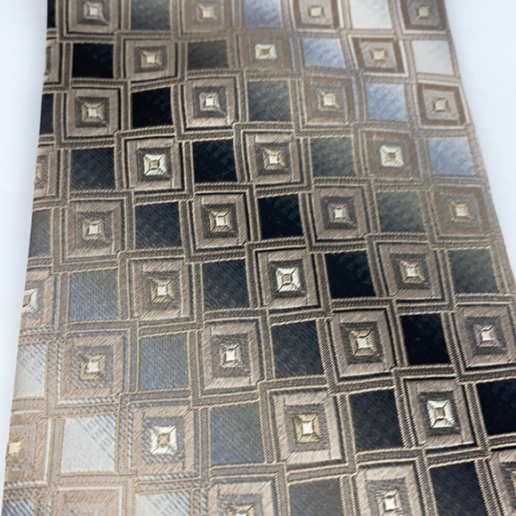 Tie - Picture 2 of 5